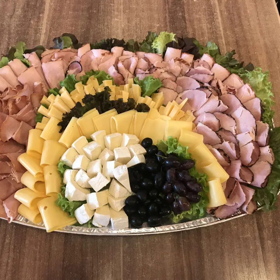 Półmisek wędlin i serów z naszego cateringu